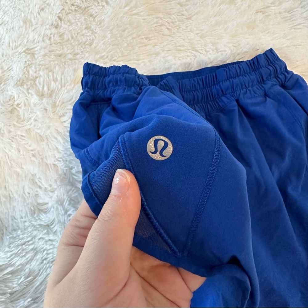 SOLD | Lululemon Hotty Hot Short II *Long 4" Jet Stream - Picture 6 of 8